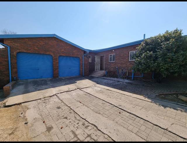 3 BEDROOM HOUSE FOR SALE IN MEYERVILLE